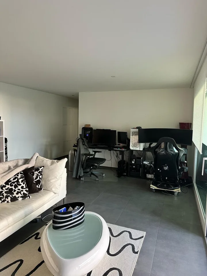 Charmant appartement de 2,5 pièces avec jardin à Richterswil