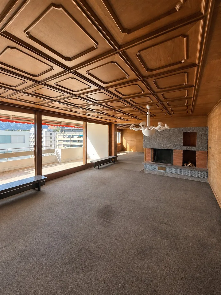 Grosszügige 8-Zimmer-Wohnung auf 255 m2 mit Retro-Charme über den Dächern von Emmenbrücke
