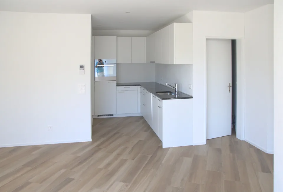 Moderne 2.5-Zimmer-Gartenwohnung mit grossem Gartenanteil