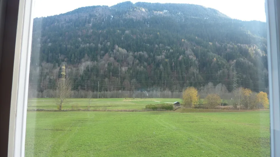 Grosses Haus mit drei Wohnungen zu vermieten an sehr ruhiger Lage