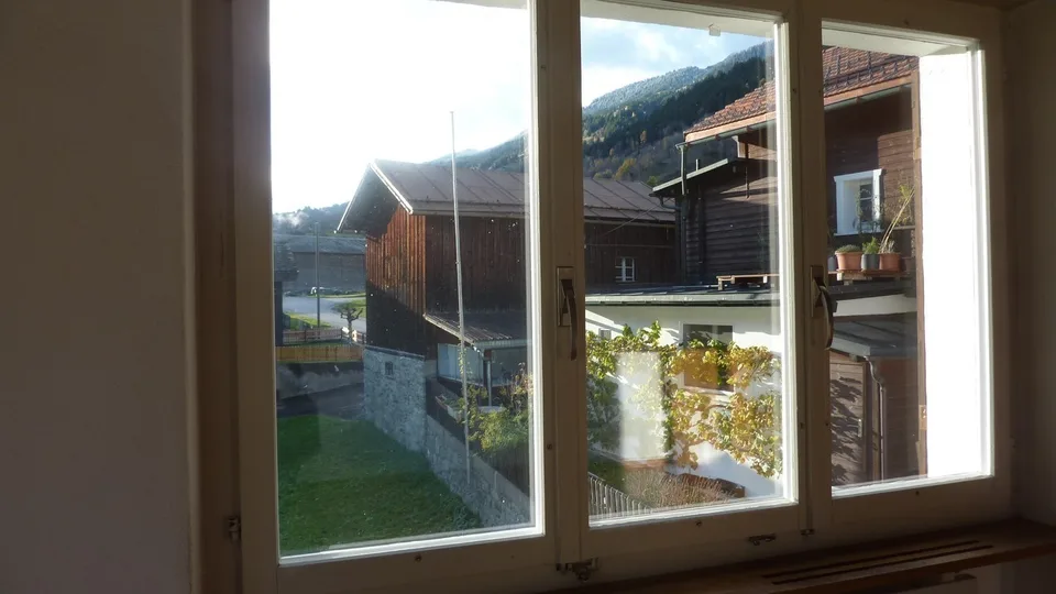 Grosses Haus mit drei Wohnungen zu vermieten an sehr ruhiger Lage