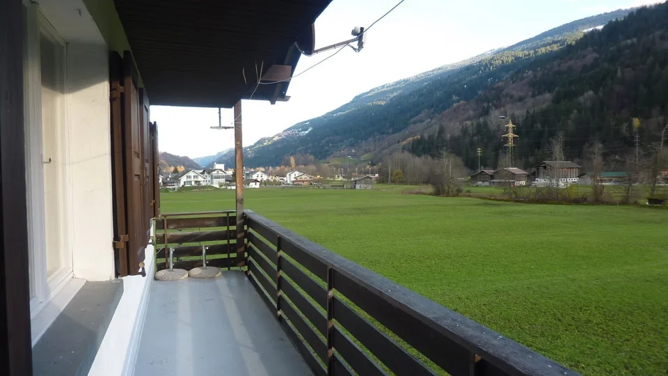 Grosses Haus mit drei Wohnungen zu vermieten an sehr ruhiger Lage