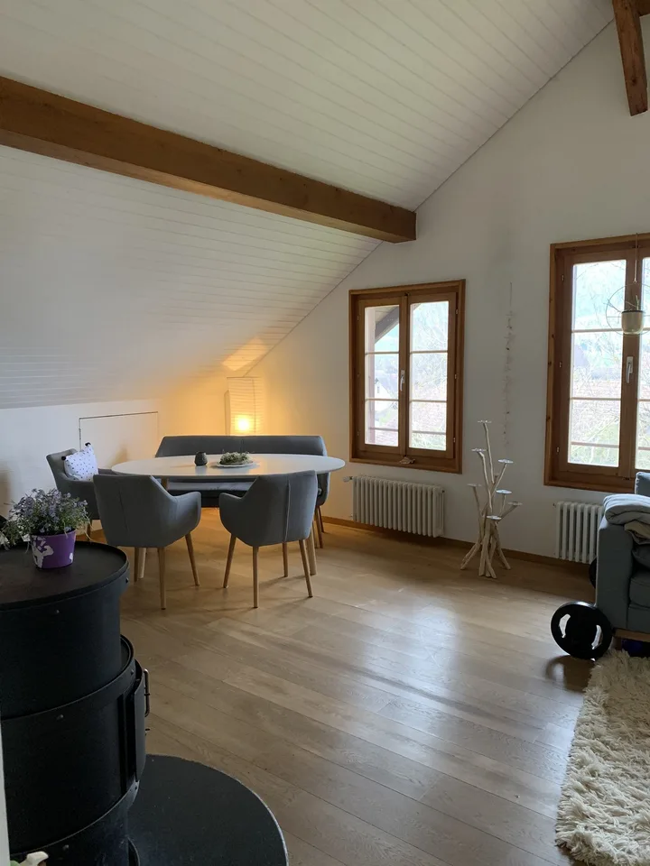 Grosszügige Wohnung im Dorfkern mit zwei Balkonen