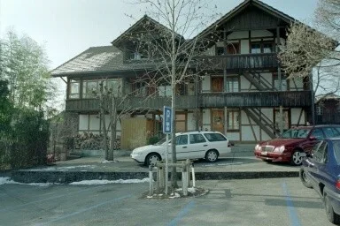 Grosszügige Wohnung im Dorfkern mit zwei Balkonen