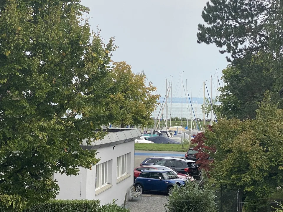 Moderne 3.5-Zimmer-Wohnung mit Balkon und schöner Seesicht in Steinach