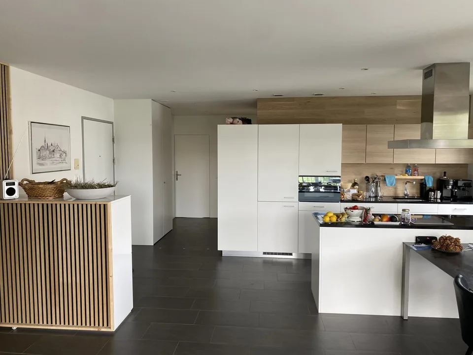 Moderne 3.5-Zimmer-Wohnung mit Balkon und schöner Seesicht in Steinach