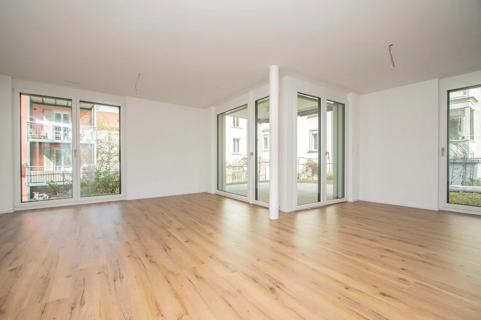 Wohnen im Neubau: 2.5 Zimmer-Wohnung im Erdgeschoss nahe Zentrum – Foto 4 von 8