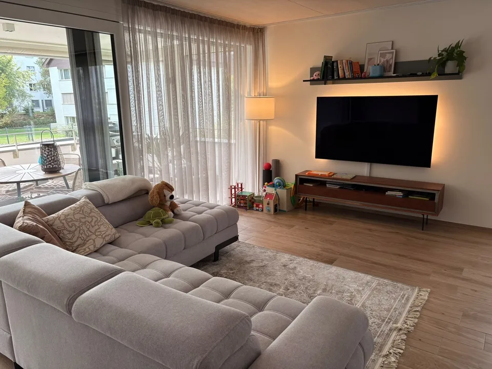 Moderne 4.5 Zh Wohnung mit Eigentumsstandard