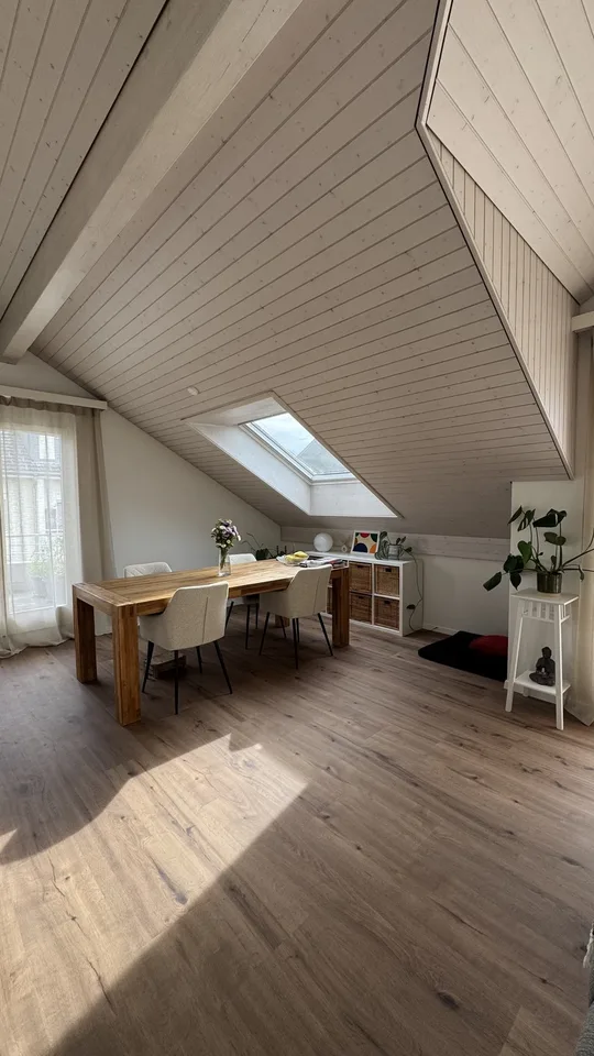 Schöne Dachwohnung zu vermieten
