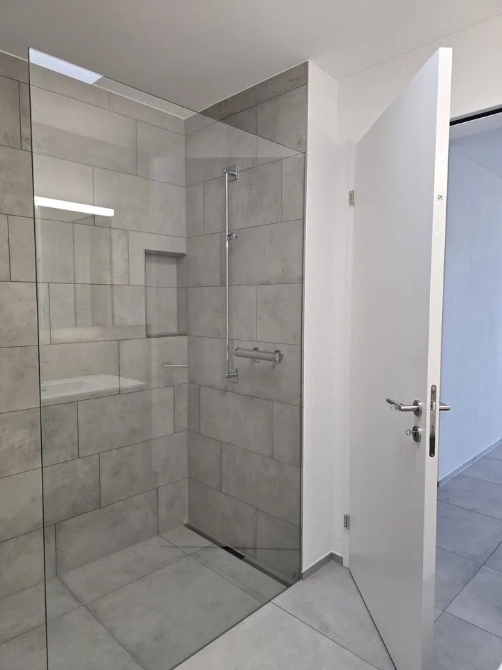 Grosszügige, moderne Neubau-Attika-Wohnung 3,5 Zimmer in Oftringen