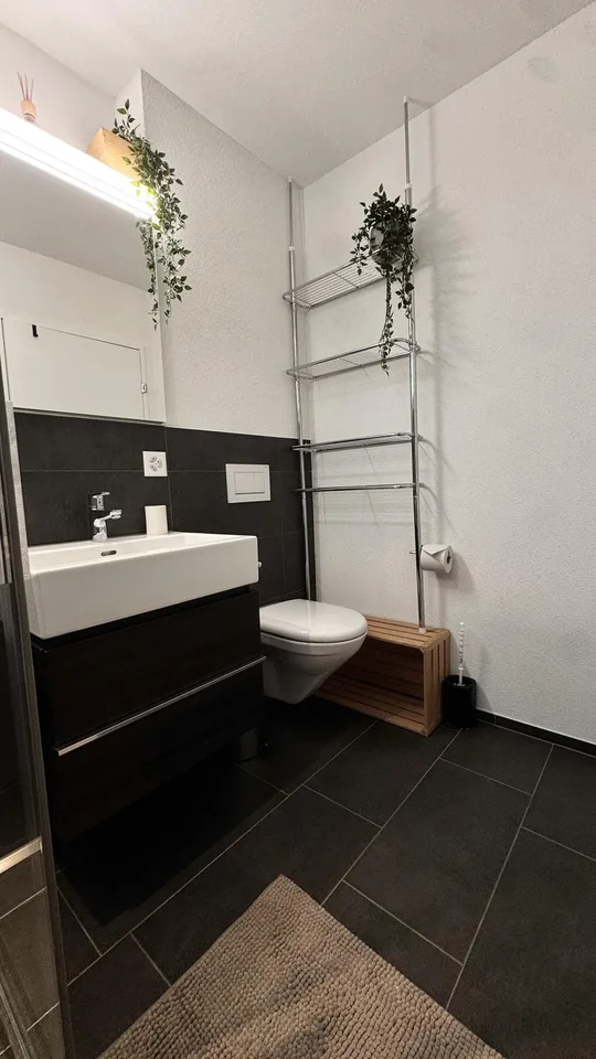 PER SOFORT - 1 WG Zimmer in 90qm Wohnung