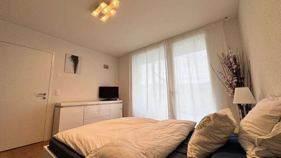 PER SOFORT - 1 WG Zimmer in 90qm Wohnung