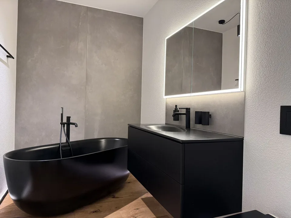 Ganz oben. Ganz frei. Ganz Zuhause - exklusive 3.5-Zi.-Attikawohnung in Berg