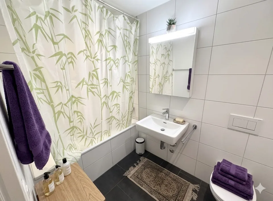 Zimmer mit Badezimmer im Neubau