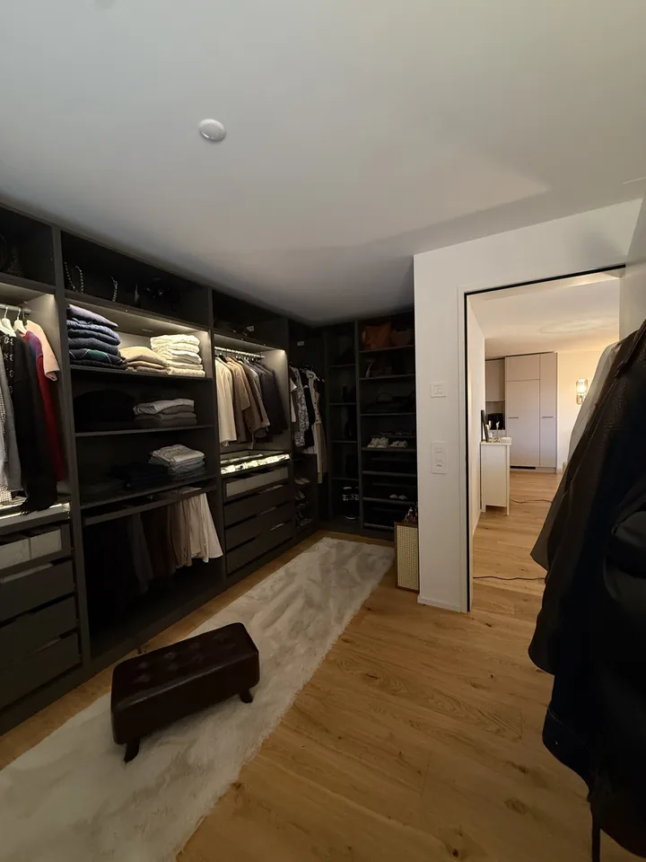 Neue und moderne, möblierte 3.5 Zi Wohnung