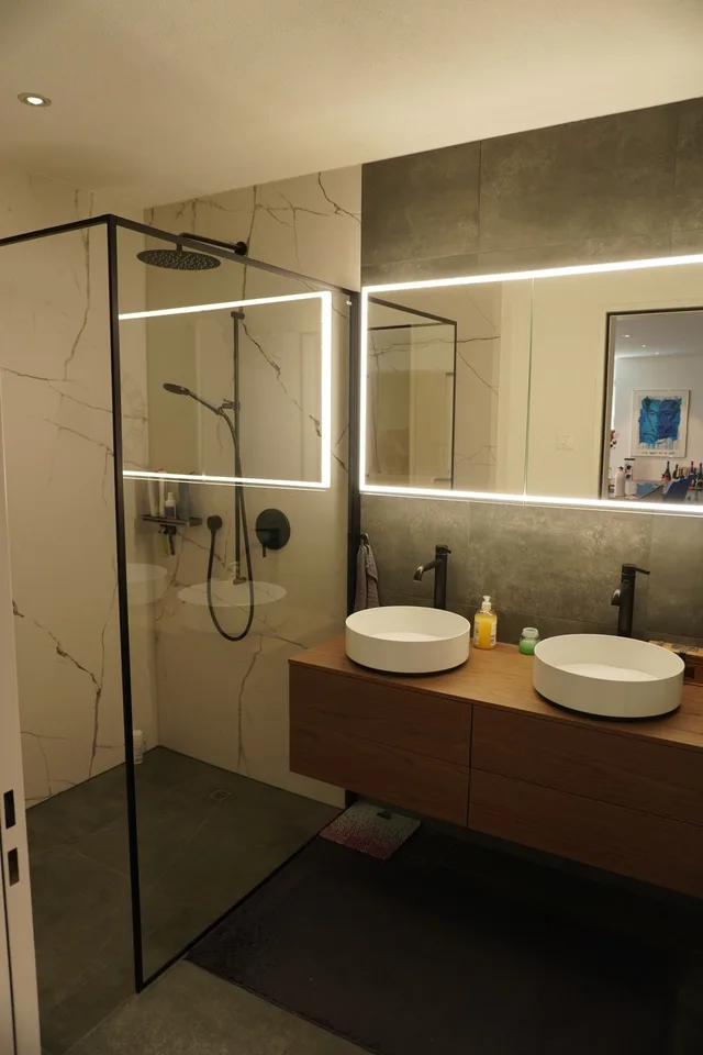 Exklusive 2.5(+) Zimmer-Eigentumswohnung mit luxuriösem Ausbau zu vermieten