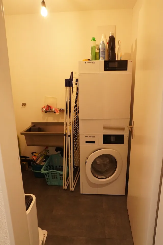 Exklusive 2.5(+) Zimmer-Eigentumswohnung mit luxuriösem Ausbau zu vermieten
