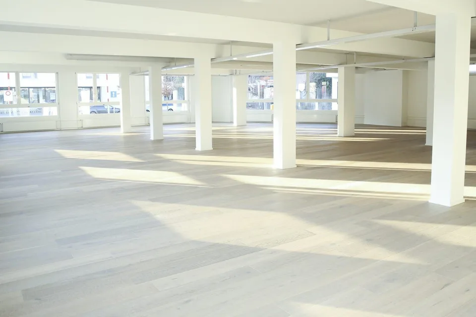 252 m2 moderne, offene Gewerbe-/Bürofläche – Foto 5 von 10