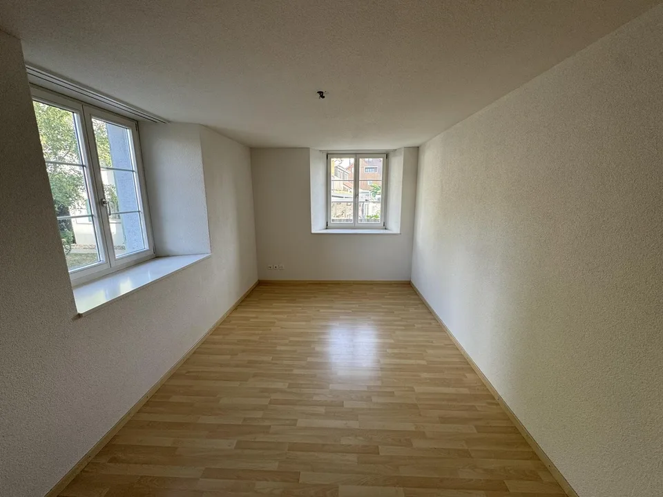 3.5-Zimmer-Erdgeschosswohnung mit eigenem Garten