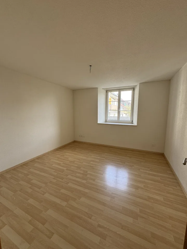 3.5-Zimmer-Erdgeschosswohnung mit eigenem Garten