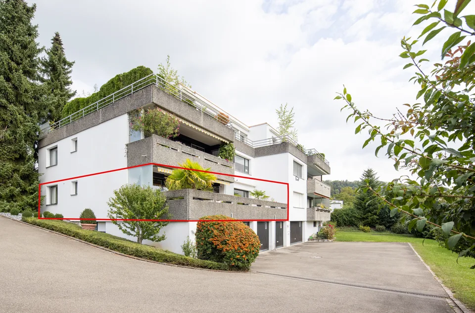 Appartamento di 4,5 locali luminoso con grande terrazza e vista parziale sul lago