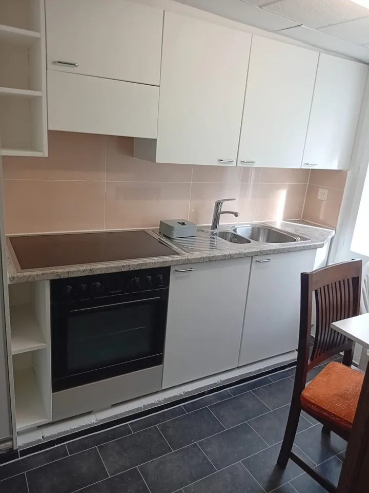 Möbliertes Zimmer