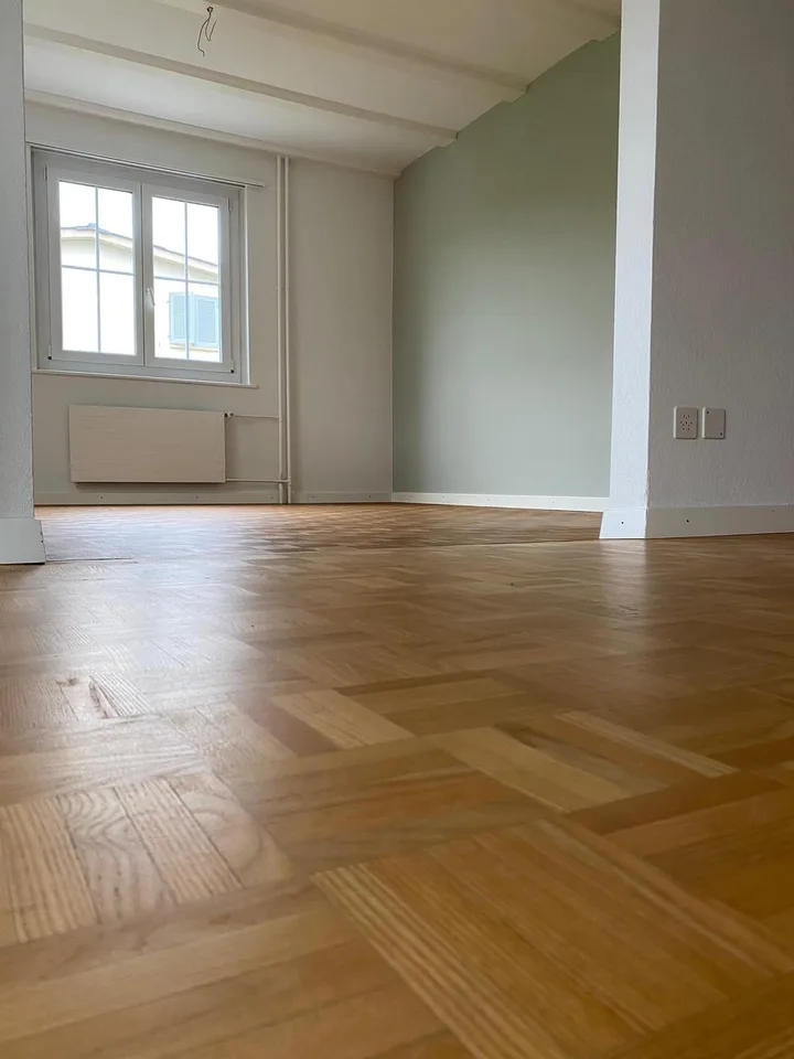 Helle 4-Zimmer-Wohnung mit grossem Garten an ruhiger Lage