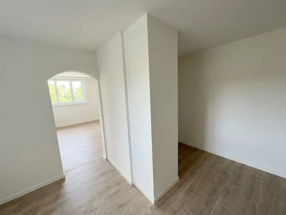 Gemütliche 2-Zimmer-Dachwohnung in Bottmingen Nachmieter per 01.11.2026 oder nach Vereinbarung gesucht