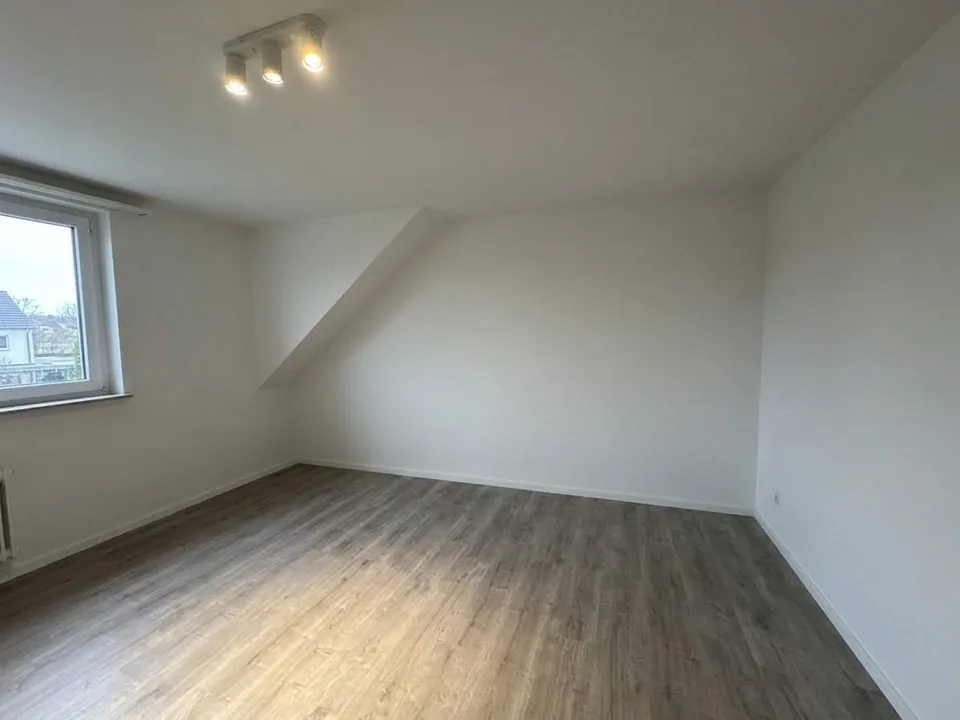 Gemütliche 2-Zimmer-Dachwohnung in Bottmingen Nachmieter per 01.11.2026 oder nach Vereinbarung gesucht