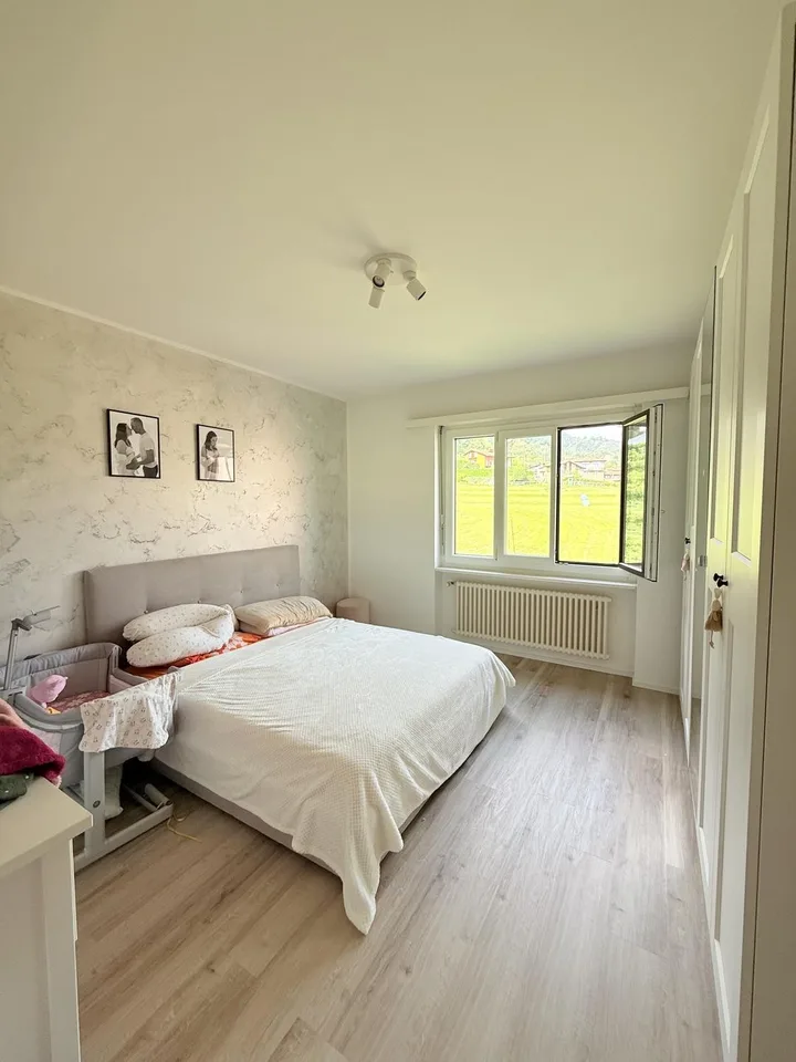 GRAND ET LUMINEUX APPARTEMENT DANS UN QUARTIER CALME
