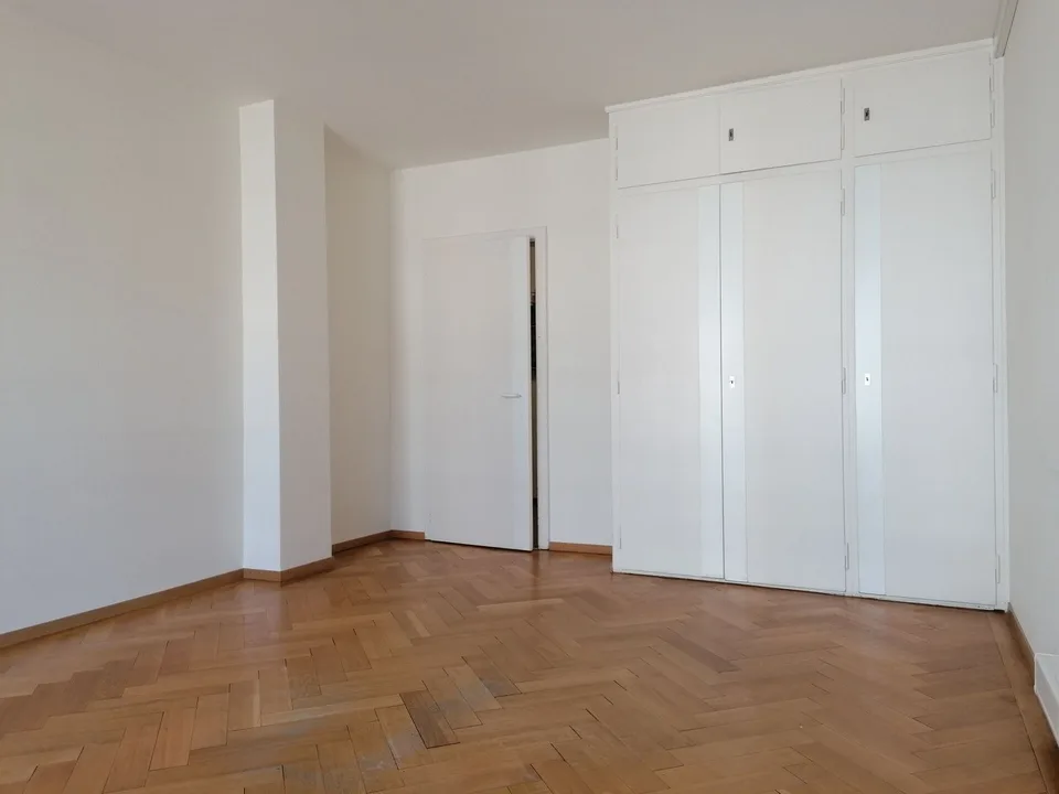 Bureau de 238 m2 à deux pas de la gare – Foto 3 von 9