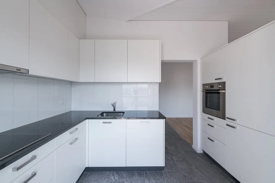 GERÄUMIGES UND HELLES 3.5-ZIMMER-WOHNUNG