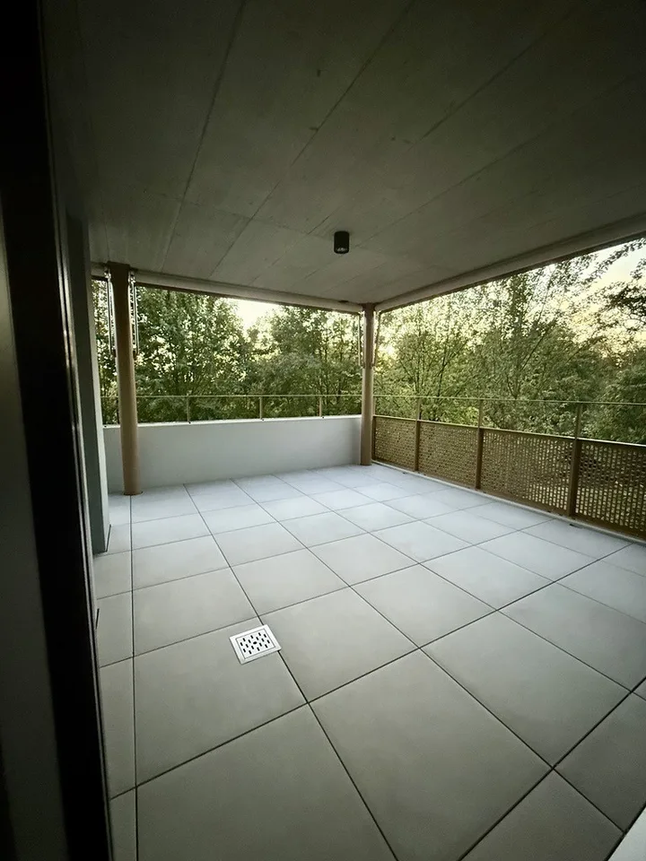 Moderne 3.5-Zimmer-Neubauwohnung mit grosser Eckloggia