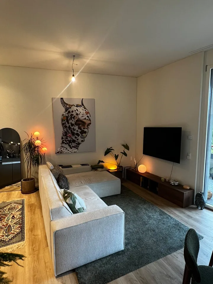 2.5 Zimmer Wohnung mit toller Lage - grossen Terrasse - 3.30m hohe Decken