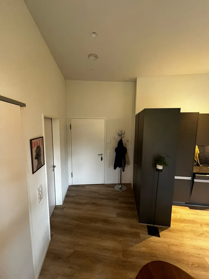 2.5 Zimmer Wohnung mit toller Lage - grossen Terrasse - 3.30m hohe Decken