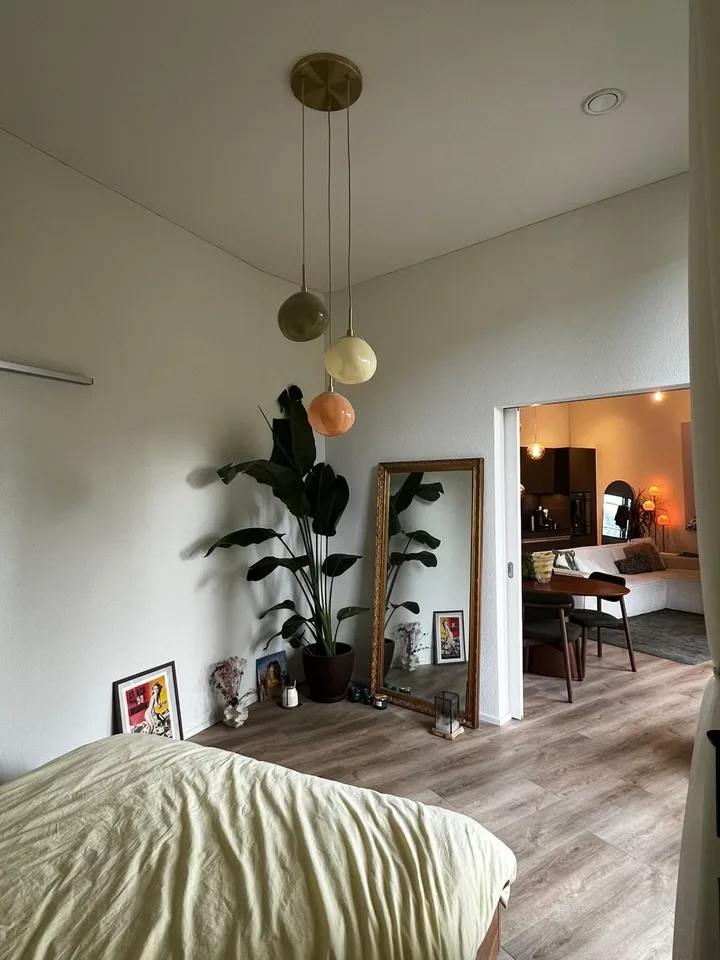 2.5 Zimmer Wohnung mit toller Lage - grossen Terrasse - 3.30m hohe Decken