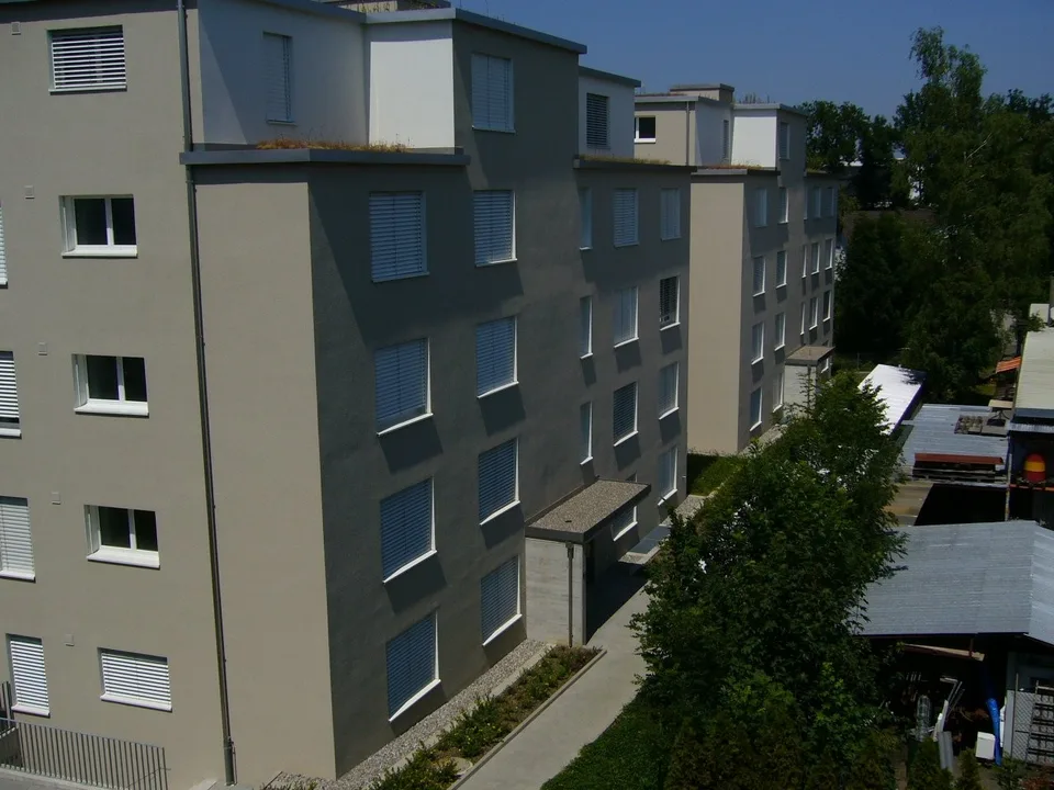 Helle und moderne 3.5 Zimmerwohnung mit Gartensitzplatz zu vermieten