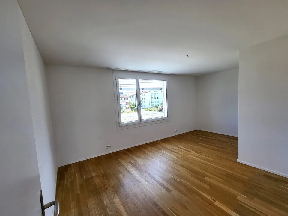 Helle und moderne 3.5 Zimmerwohnung mit Gartensitzplatz zu vermieten