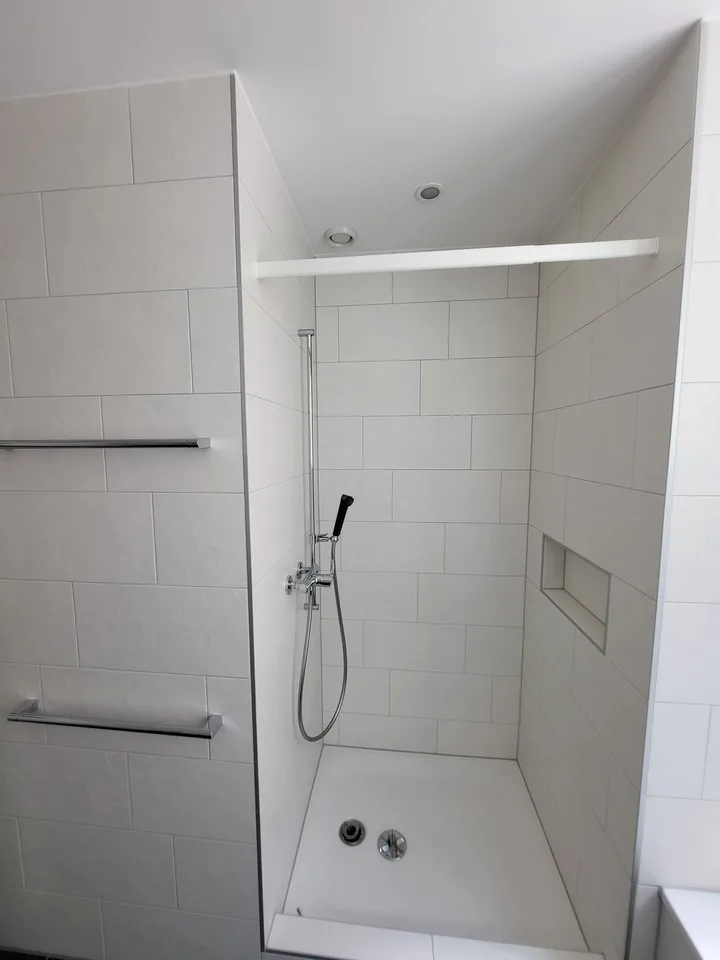 Helle und moderne 3.5 Zimmerwohnung mit Gartensitzplatz zu vermieten