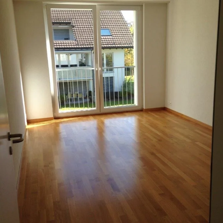 Bright & Spacious 3.5-Room Apartment in Zollikerberg – Lease Takeover from 1 November