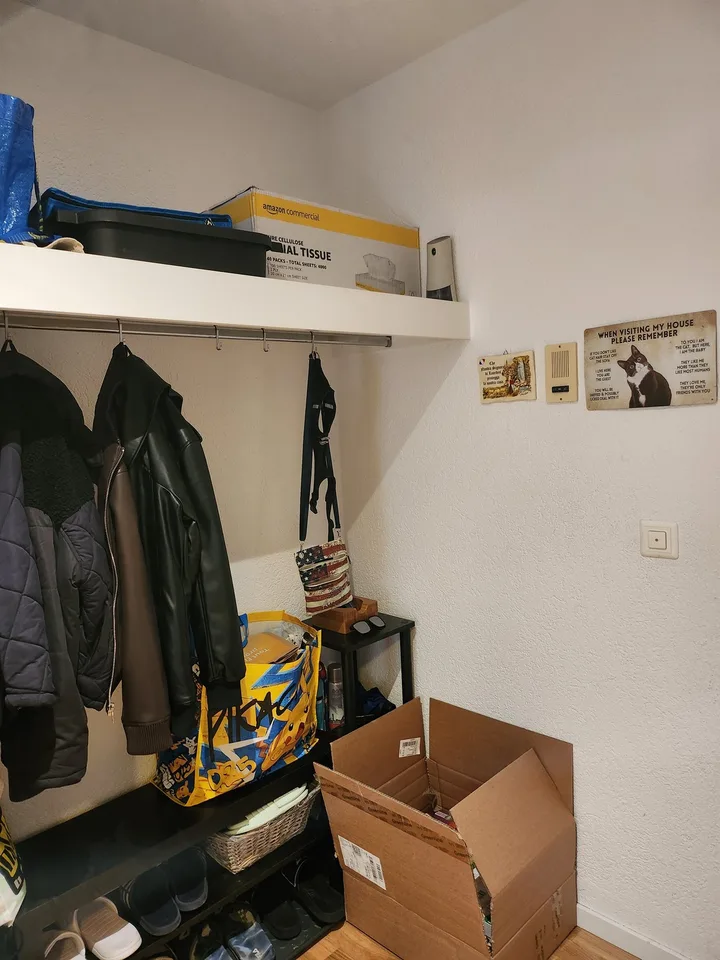 GROSSE WOHNUNG NÄHE BADEN