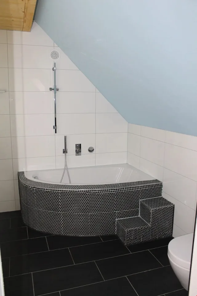 "Grosse Dachwohnung mit Balkon inklusive Galerie in PlusEnergie-Haus"