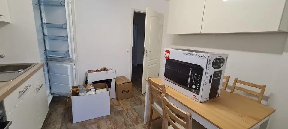 GUTES & GÜNSTIGES MÖBLIERTES ZIMMER / GOOD & CHEAP FURNISHED ROOM – foto 3 di 7