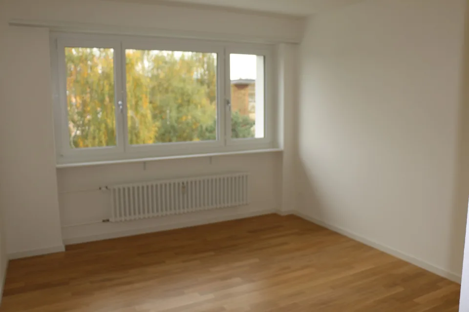 Attraktive 4.5-Zimmer-Wohnung mit Balkon und eigenem Waschturm – Foto 7 von 8