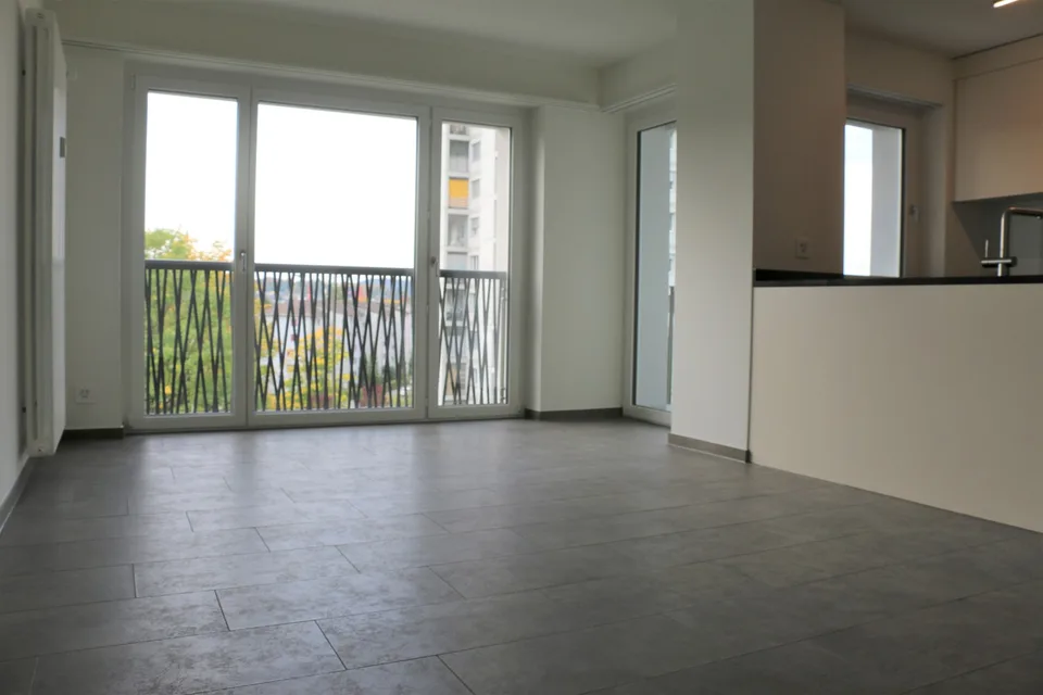 Attraktive 4.5-Zimmer-Wohnung mit Balkon und eigenem Waschturm – Foto 4 von 8