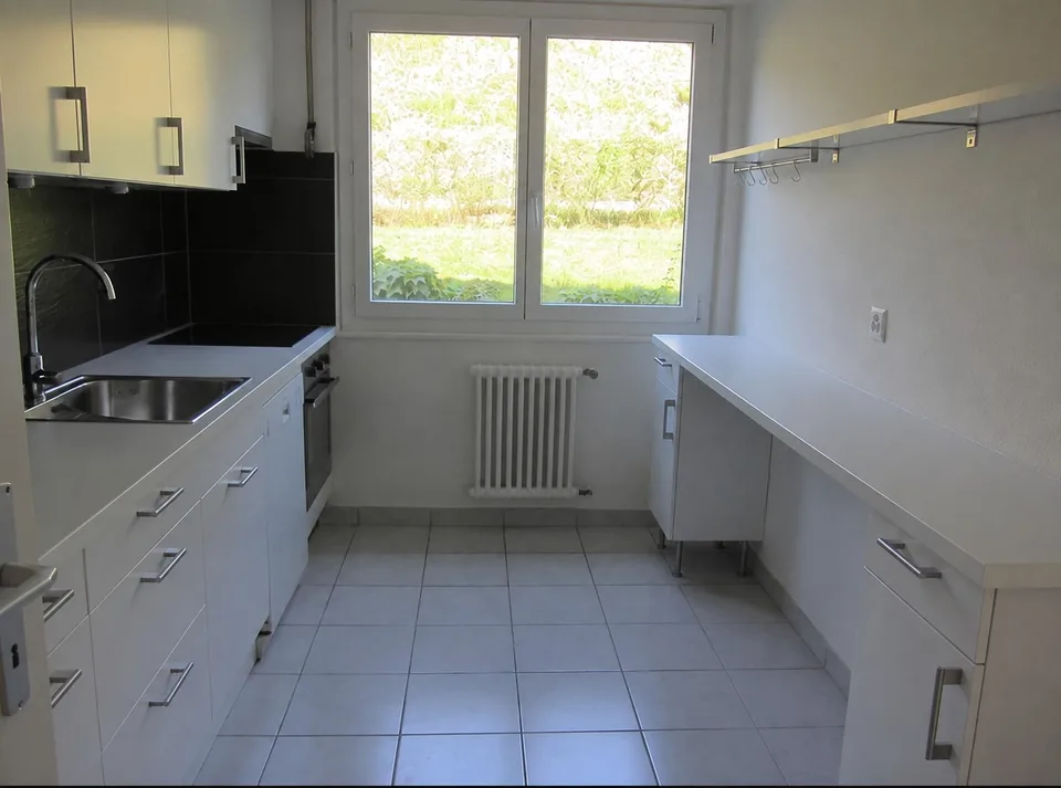 Geräumige 6-Zimmer-Wohnung (4 Schlafzimmer und Doppelsalon) mit Aussicht in Pully