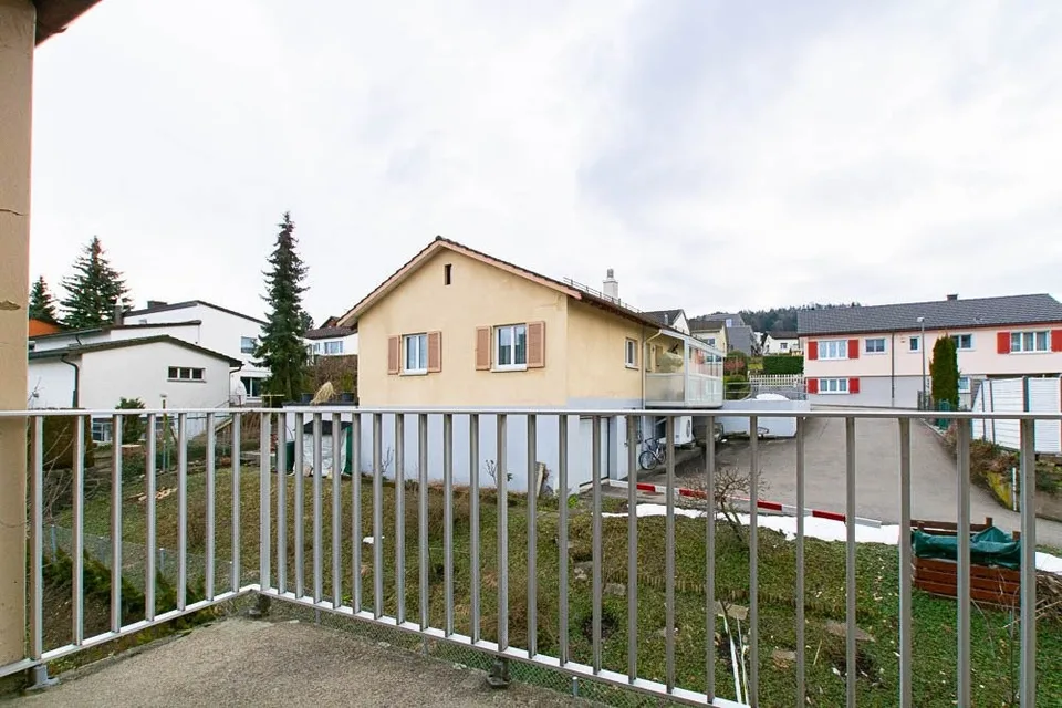 gemütliche 4.5 Zimmer-Wohnung mit Balkon