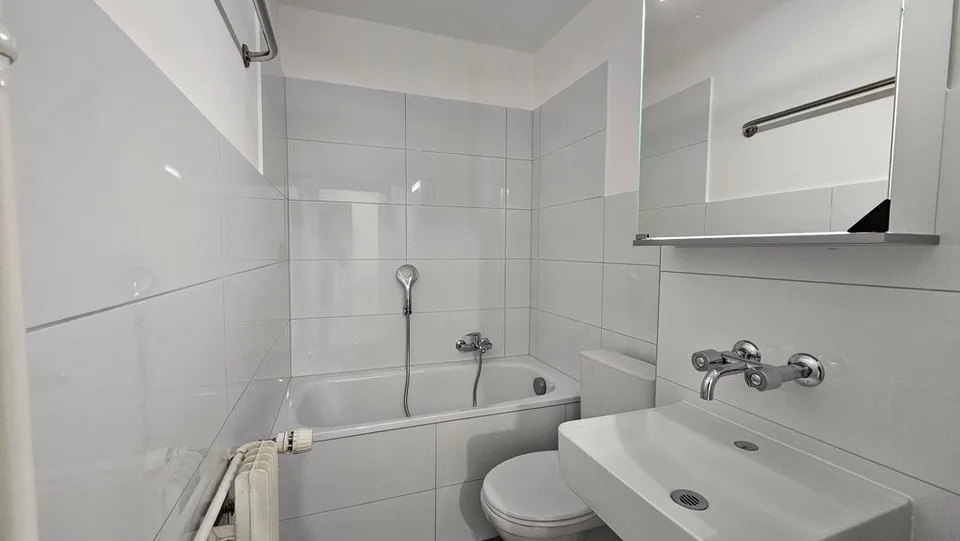Zu vermieten 2.5-Zimmer-Wohnung im oberen Erdgeschoss
