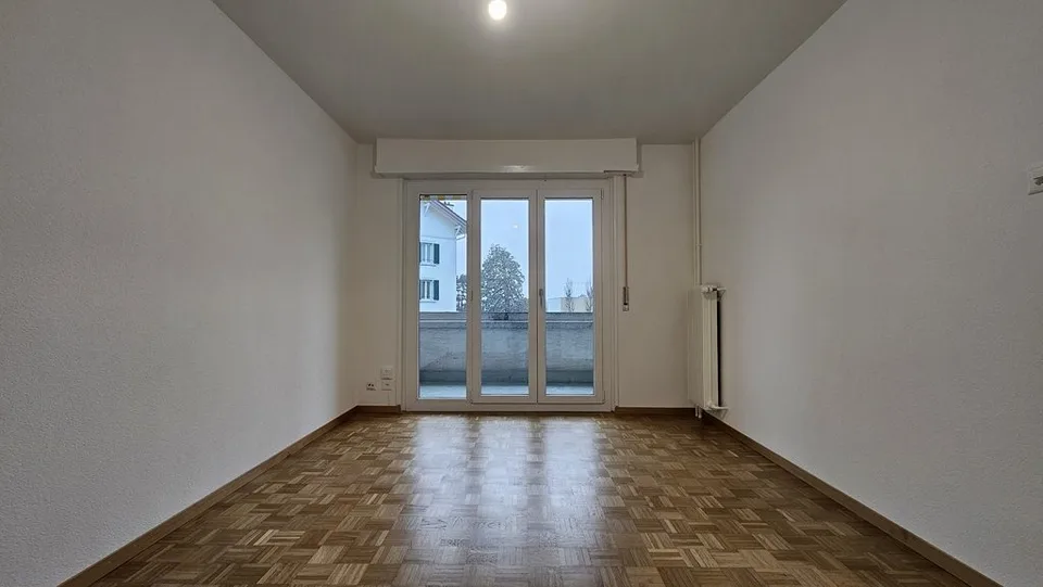 Zu vermieten 2.5-Zimmer-Wohnung im oberen Erdgeschoss