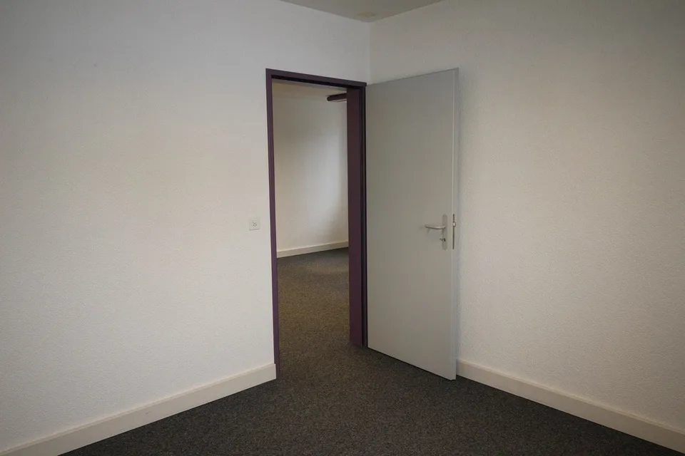À louer ? Local commercial / bureaux d?environ 80 m² – photo 8 sur 13